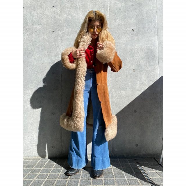 【women's】 
•real fur long coat 
•velor long sleeve shirt
•flared pants 

#alaska_tokyo
#vintage
#shimokitazawa
#usedclothing