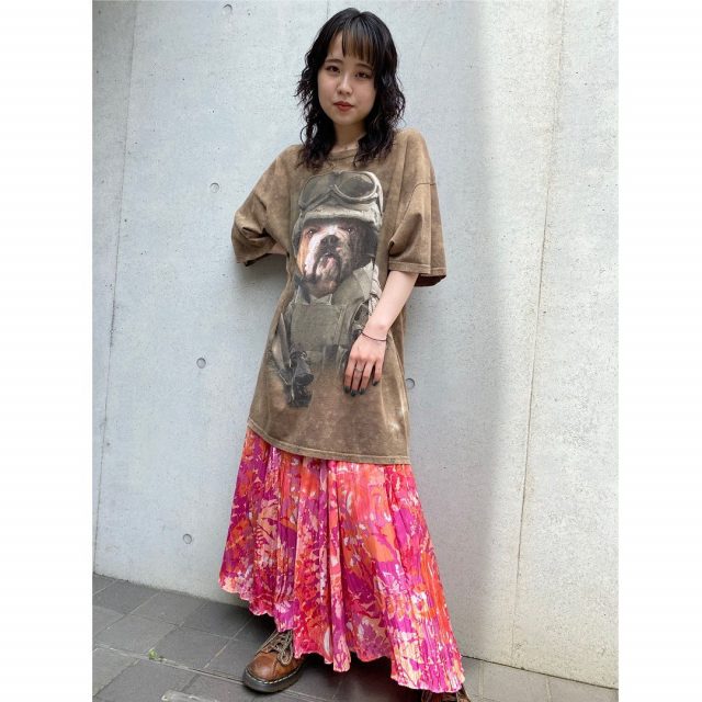 【women's】 
・bulldog  big T-shirt
・Aloha gather skirt

#alaska_tokyo
#vintage
#shimokitazawa
#usedclothing