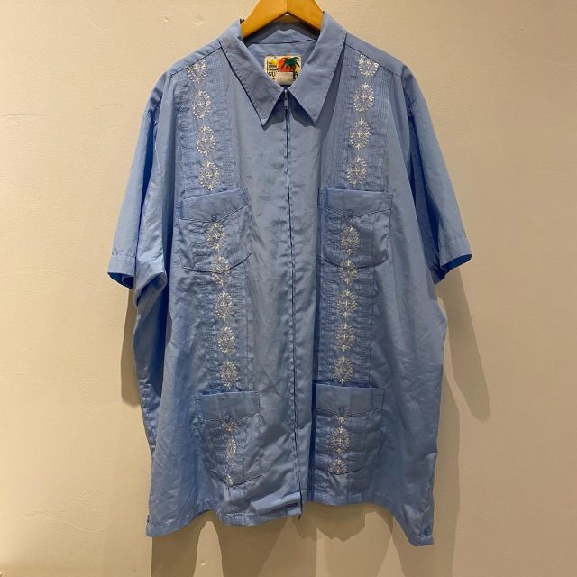【men's】zipper cuba shirts 
￥6,600-

#alaska_tokyo
#vintage
#shimokitazawa
#usedclothing