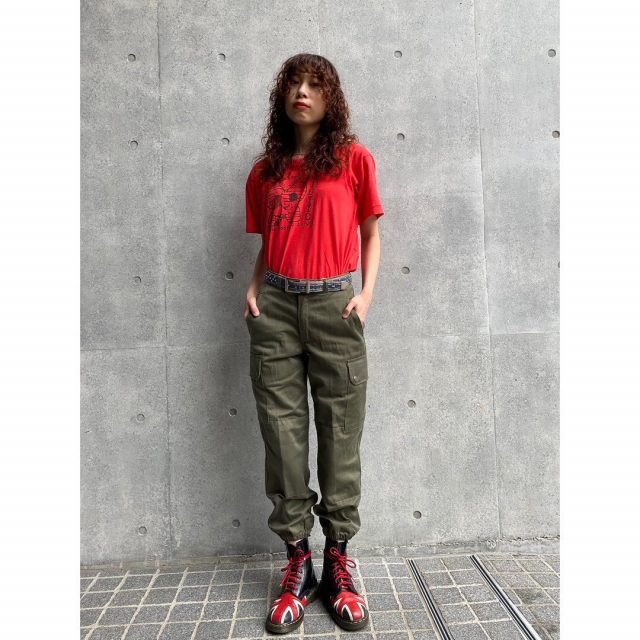 【women's】
•90s print t-shirts 
•cargo pants 
•leather belt with studs
#alaska_tokyo
#vintage
#shimokitazawa
#usedclothing