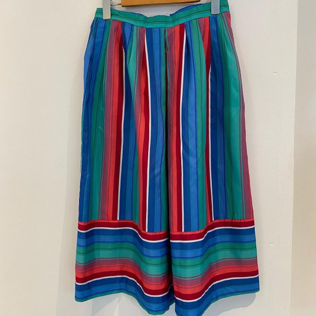 【women's】colorful striped skirt 
¥6,600-

#alaska_tokyo
#vintage
#shimokitazawa
#usedclothing