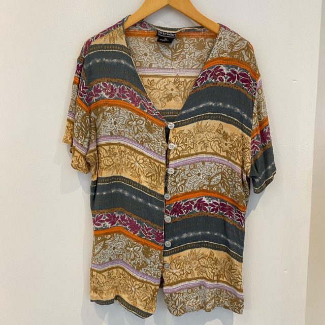 【women's】floral rayon short sleeve shirt 
¥4,400-
#alaska_tokyo
#vintage
#shimokitazawa
#usedclothing
